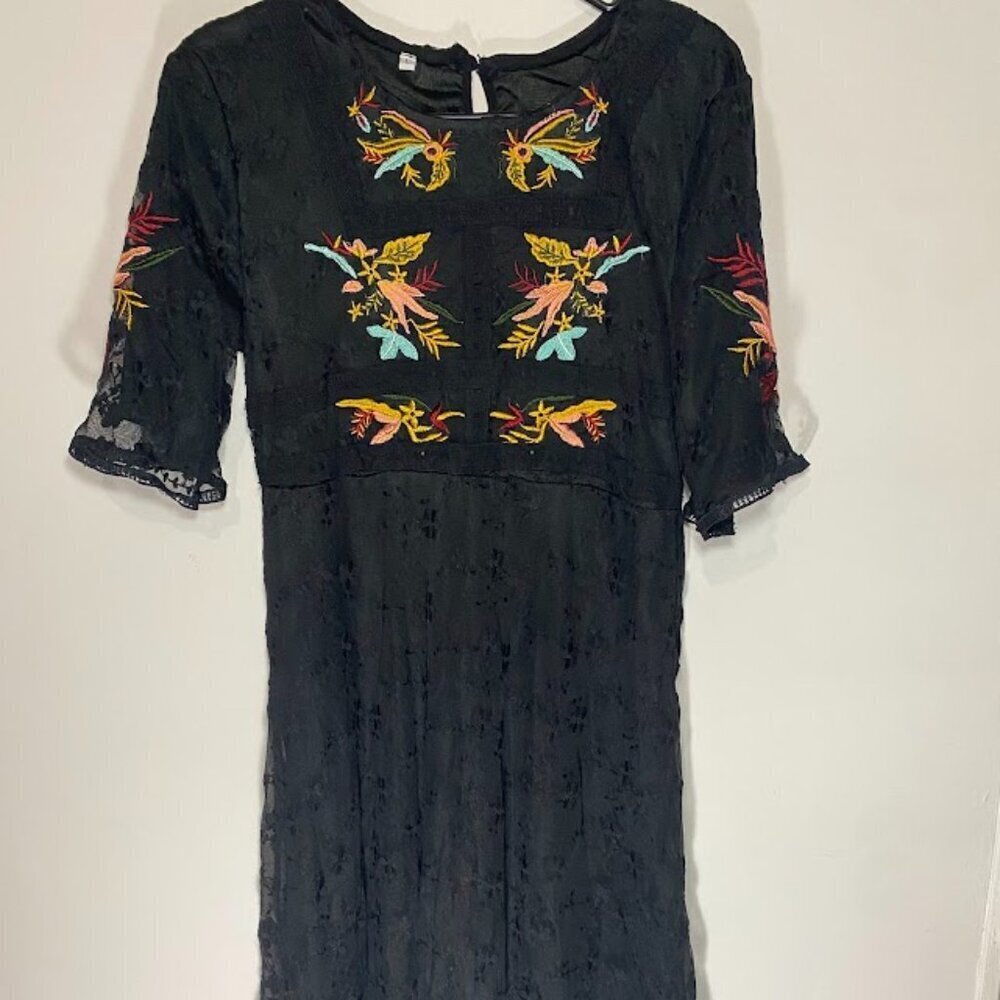 Miss Look Embroidered Black Lace Dress